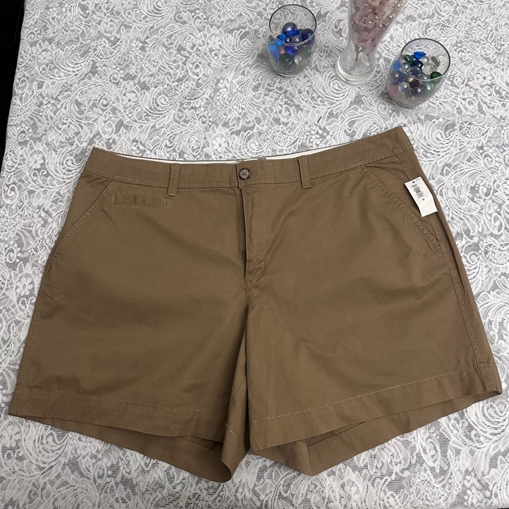 NEW Old Navy Perfect 5” Khaki Shorts Size 16 Casual Summer Classic NWT